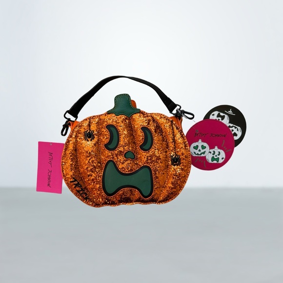 Betsey Johnson Halloween Jack O Lantern Glow Dark Pumpkin Crossbody Bag NWT - Picture 2 of 16
